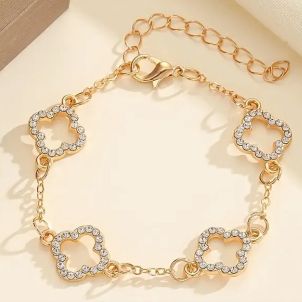Goldtone Clover Bracelet with Crystal Accents - Picture 2 of 3